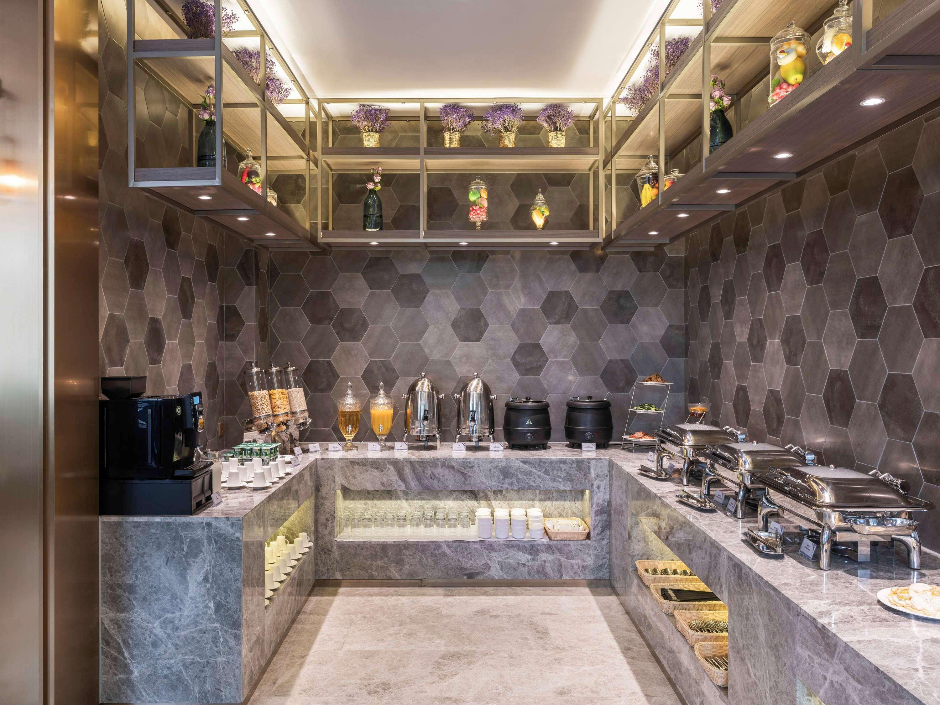 Mercure Shanghai Jiuting Exterior photo